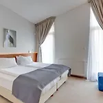 21 Bed & Breakfast