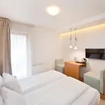21 Bed & Breakfast 3*