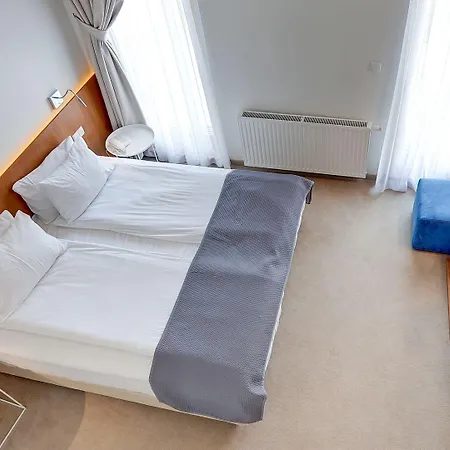 Bed & Breakfast Villa 21 Victus By Noclegi Renters