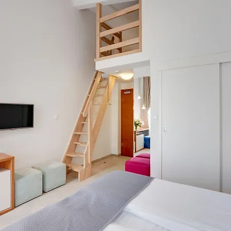 Bed & Breakfast Villa 21 Victus By Noclegi Renters 3*