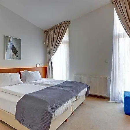 21 Victus By Renters 3*