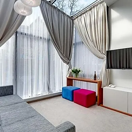 21 Victus By Renters 3*